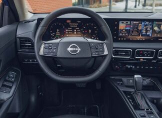 Nissan Sentra SR 2026: Перший погляд на інтер’єр