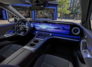 Інтер’єр електромобіля Mercedes C-Class представлений на 39,1-дюймовому гіперекрані