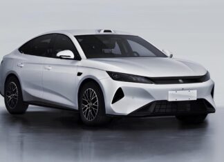 Дешевий BYD Qin отримав лідер