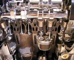 Чому двигуни DOHC домінують у високооборотній продуктивності