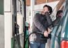 Як керувати паркуванням під кутом: 5 порад для діагональних паркувальних місць