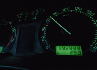 Як Skoda Octavia 2003 року подолала мільйон кілометрів в Ісландії